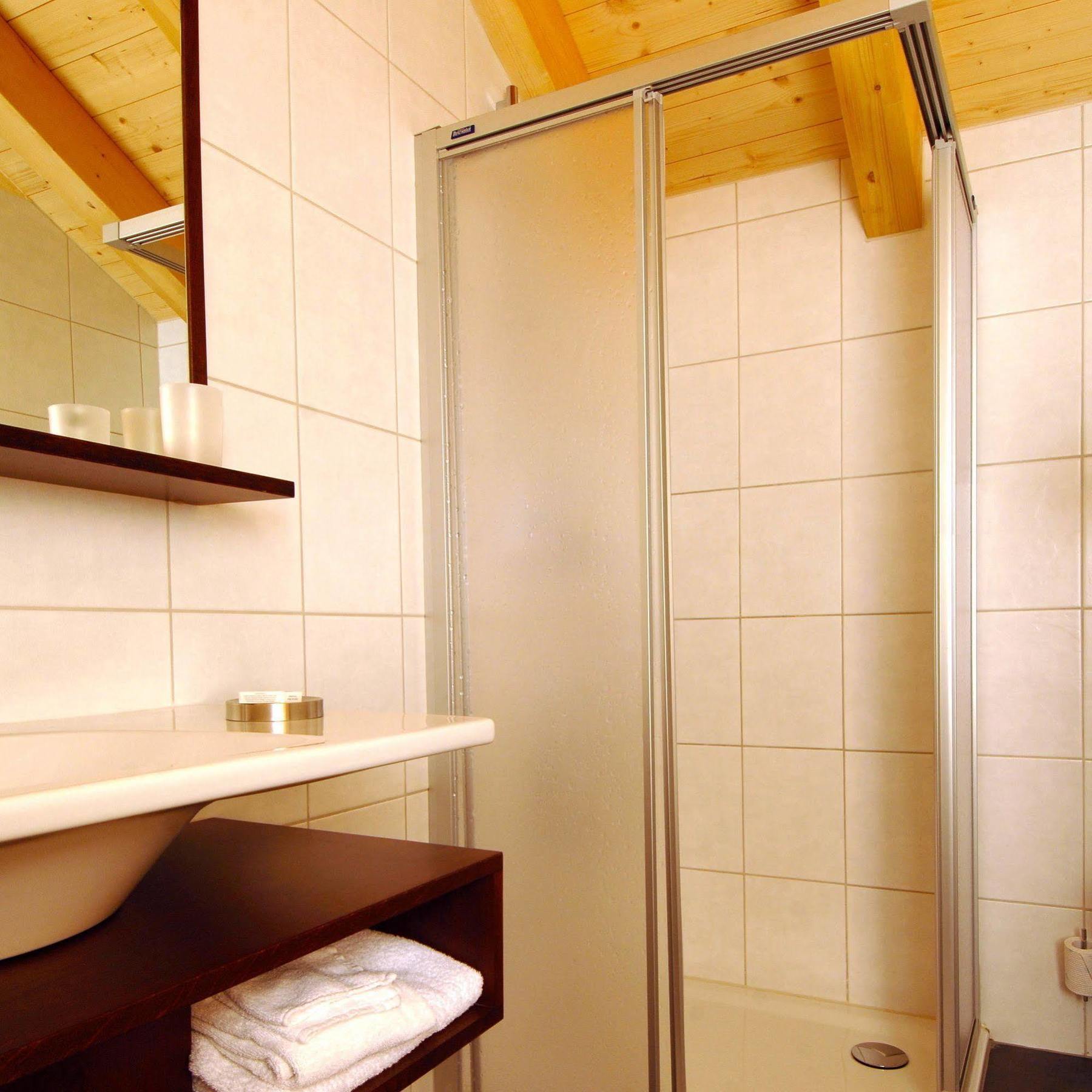 Hotel Viktoria-Leukerbad-Therme Buitenkant foto